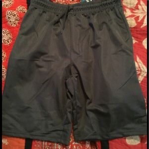 Children’s Place boys XL (14) charcoal shorts